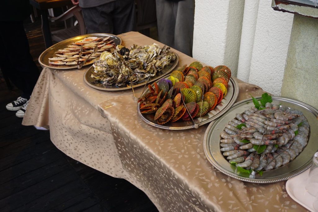 大量の魚介類